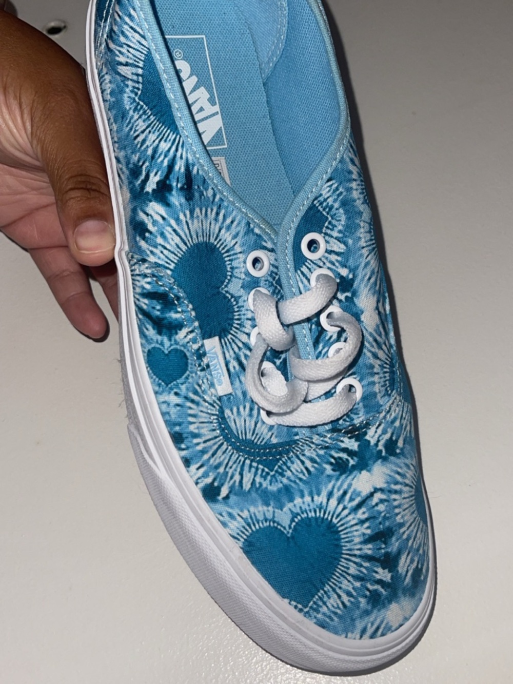 Vans Blue Tie-Dye Heart Canvas Sneaker - Teal/White